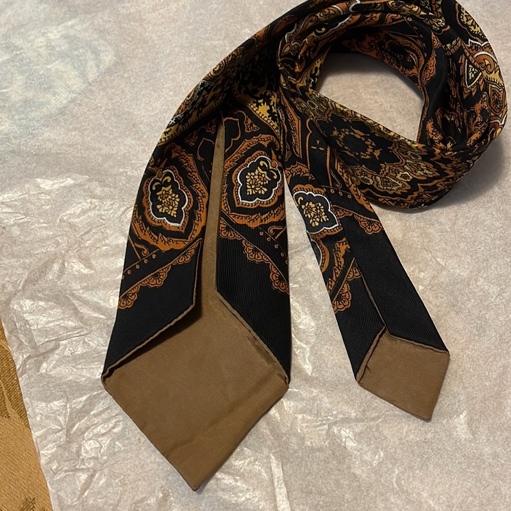 Used tie - Picture 3 of 8
